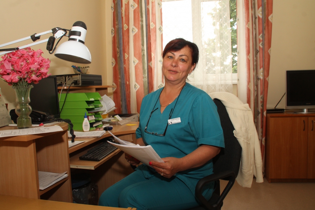 Iveta Kārkliņa, «Bauskas slimnīcas» aprūpes nodaļas virsmāsa, interesentus aicina pieteikties bezmaksas studijām, kur varēs apgūt ārsta un māsas palīgu profesijas.  

Autors: Uldis Varnevičs