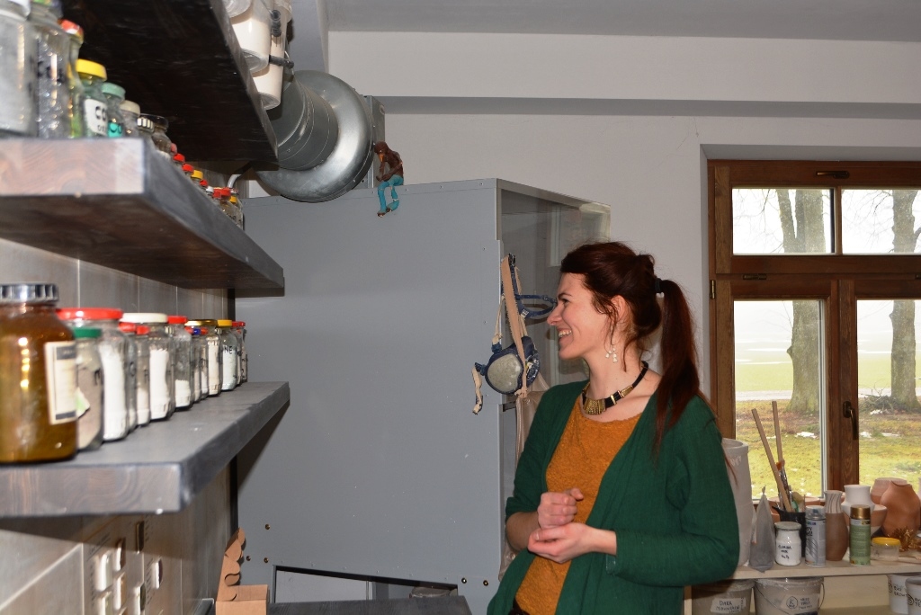 Ievada nodarbībās jaunieši iepazinuši jau strādājošu uzņēmēju pieredzi. To atklāja Svitenes pagasta keramikas darbnīcas meistare Laima Grigone.
Autors: rundale.lv