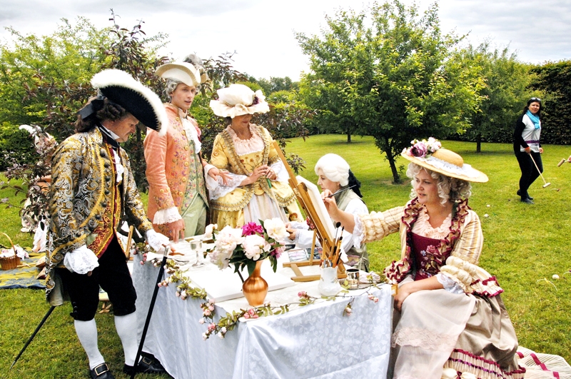 Vēsturiskā rekonstrukcija – 18. gadsimta dāmu galantās izklaides.
Autors: Ivars Bogdanovs