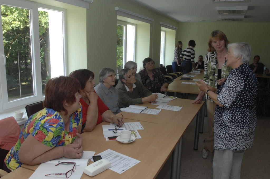 Vija Eniņa uzsvēra, katras mājas aptieciņā vajadzētu būt kumelītēm, kliņģerītēm, piparmētrām un pelašķiem
Autors: Ivars Bogdanovs