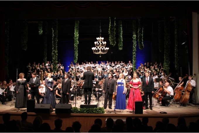 Koris «Četri vēji» kopkorī iepriekšējos Ogres mūzikas svētkos 2013. gadā. 
Autors: No albuma.