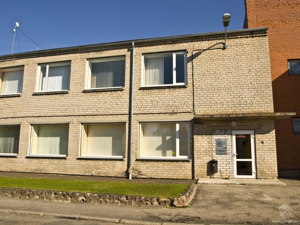 Apvienība «Jums» ir noskatījusi telpas Katoļu ielā Bauskā, ēkā, kur pašlaik izvietota izglītības nodaļa. 