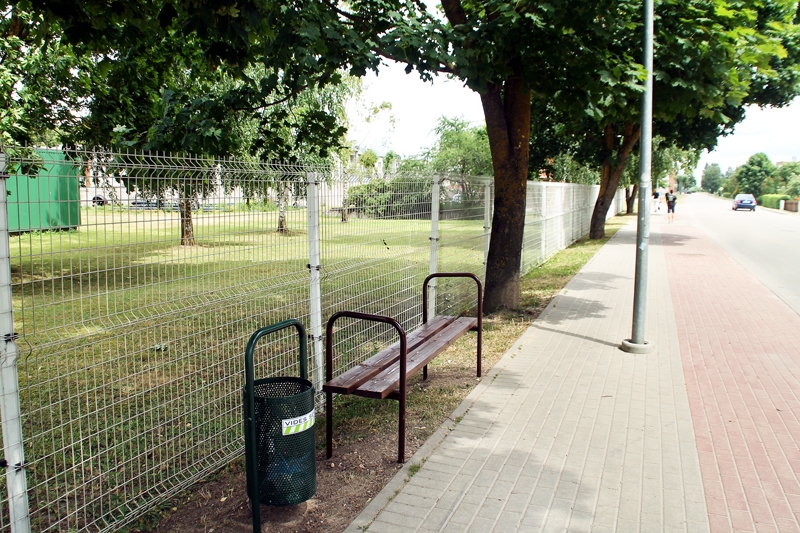 Bauskā, pie Dārza un Salātu ielas krustojuma, šomēnes pēc pilsētas senioru lūguma uzstādīts jauns soliņš atpūtai. 
Autors: Uldis Varnevičs