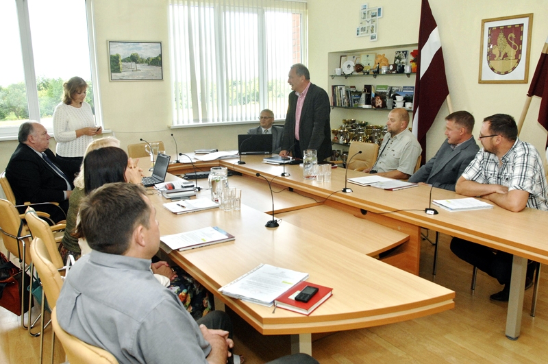 Rundāles novada uzņēmēju konsultatīvās padomes sēdē. 
Autors: Ivars Bogdanovs