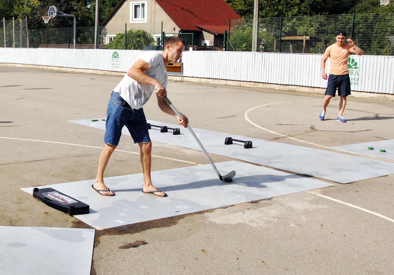 Individuālo prasmju vasaras hokeja stafete Iecavas hokeja laukumā.
Autors: Ivars Bogdanovs