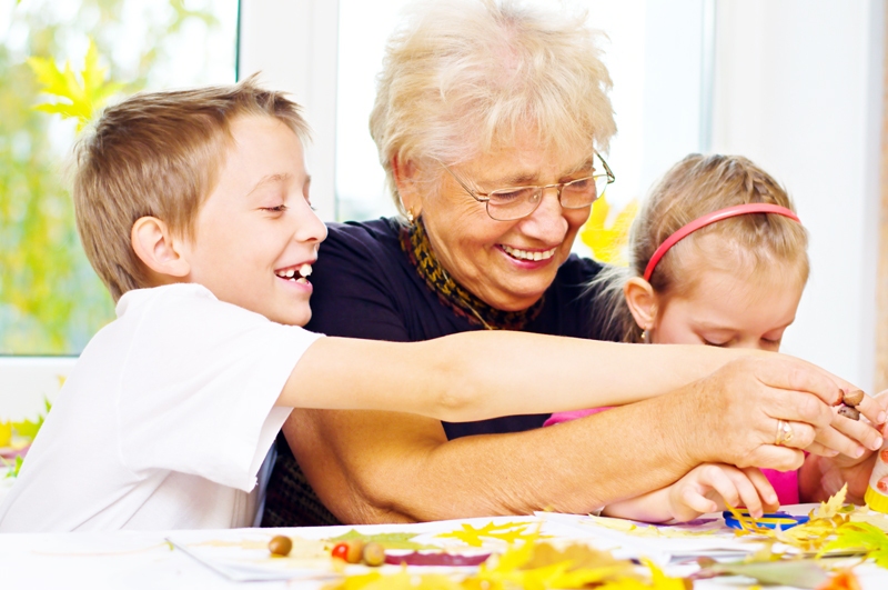 Dzimstību uzlabotu valsts atbalsts, kas ģimenēm ar bērniem mazinātu nabadzības risku.
Autors: no vox.com.