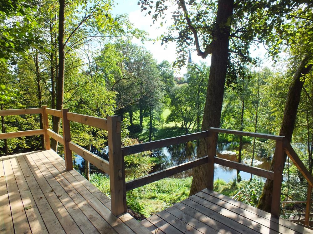 Dievdārziņš Iecavā.