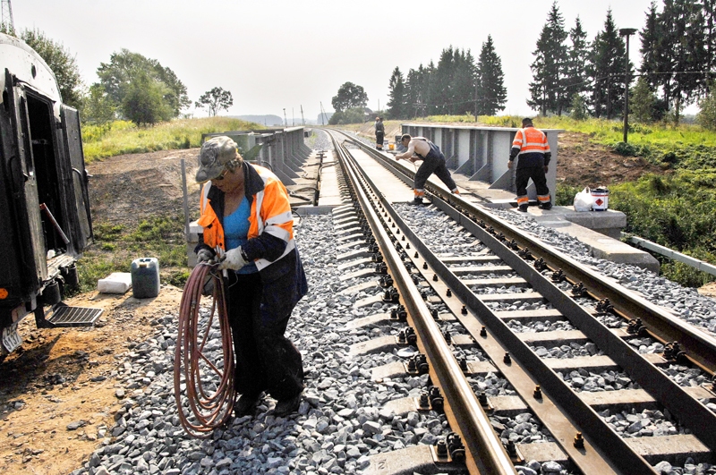 Misas upes tiltu remonta gaitā pārkrāso SIA «LDz infrastruktūra» darbinieki.
Autors: Ivars Bogdanovs