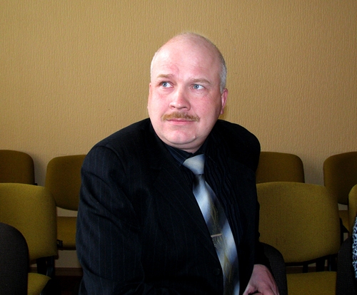 Bauskas novada administrācijas iepirkumu nodaļas  vadītājs Andris Rācenis skaidroja, cik ļoti pieaudzis darbu apjoms. Tādēļ viņa vadītajā triju darbinieku nodaļā nepieciešams vēl viens speciālists.
Autors: No arhīva.