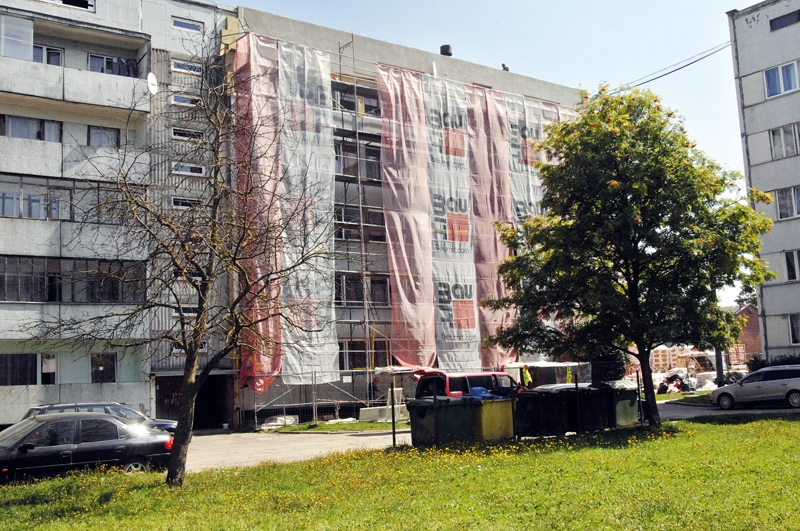 SIA «Benson Industry» īsteno Salātu ielas 20. mājas energoefektivitātes projektu.
Autors: Ivars Bogdanovs