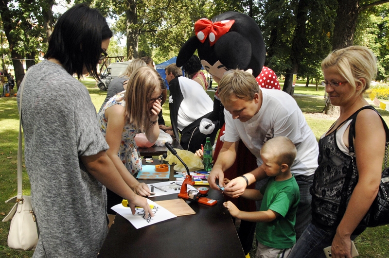Jauniešu dienas apmeklētāji Korfa dārzā izrādīja lielu interesi par biedrības «Jaunatne smaidam» tūrisma sporta aktivitātēm.
Autors: Ivars Bogdanovs
