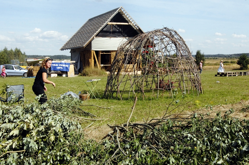 Gita Tenisa iepazīstināja ar kārklu arhitektūru. 
Autors: Ivars Bogdanovs