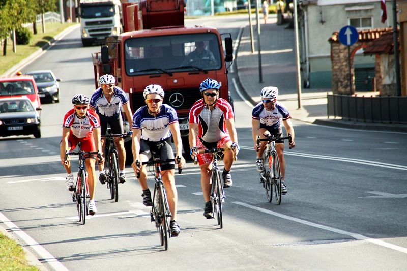 Riteņbraucēji dodas cauri Bauskai, pieminot Baltijas ceļa 26 gadu jubileju.
Autors: Uldis Varnevičs