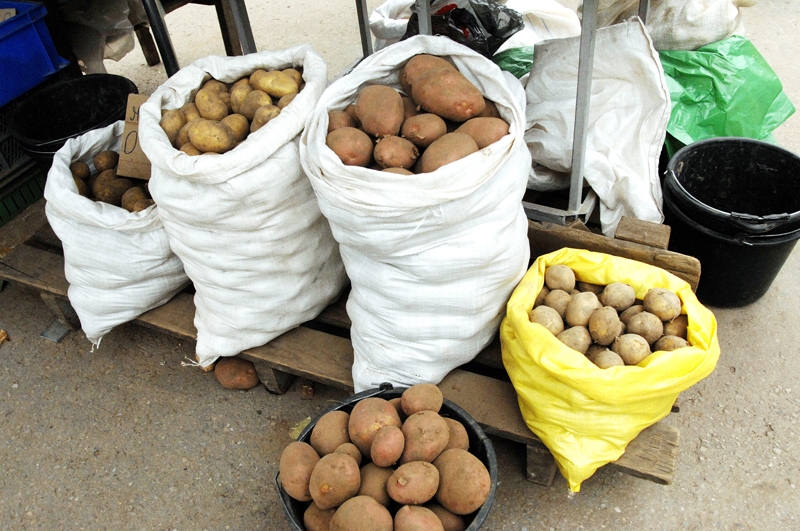 Bauzes tirgū Bauskā kartupeļi svētdien maksāja 25 – 35 centus par kilogramu.
Autors: Ivars Bogdanovs