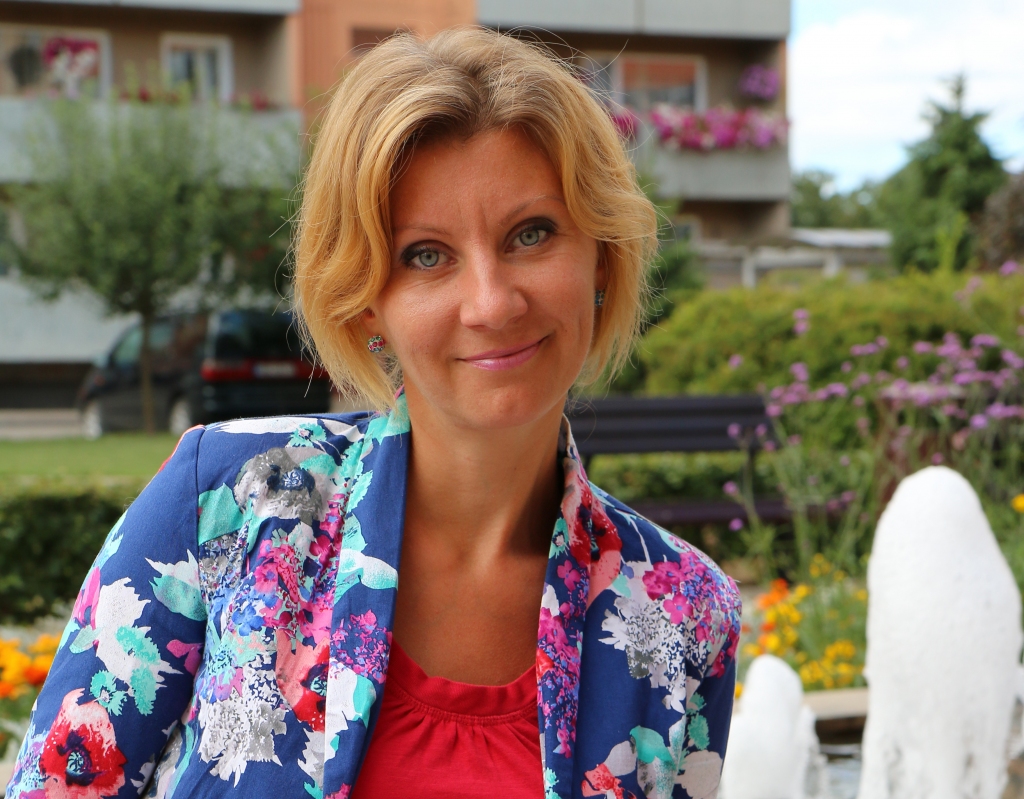 Iecavas novada dome pēc divu nedēļu darba atlaidusi šovasar konkursā izvēlēto sabiedrisko attiecību speciālisti Sanitu Ancveiri-Auziņu.
Autors: iecava.lv