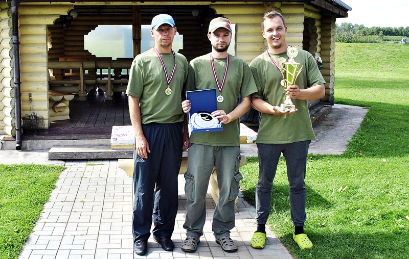 Latvijas čempions – baušķenieks Uldis Kreigers (no kreisās).
Autors: Māris Krūmiņš