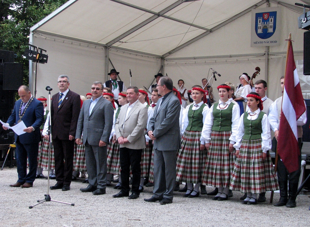 Kurzemes godināšanas svētku Čehijas pilsētā Nāhodā svinīgā atklāšana.
Autors: Vilnis Auzāns