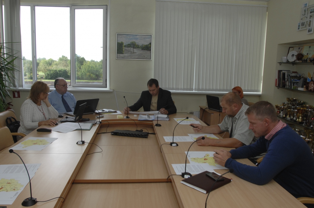 Rundāles novada uzņēmēji apspriež ceļus, kurus nepieciešams rekonstruēt. 
Autors: Ivars Bogdanovs