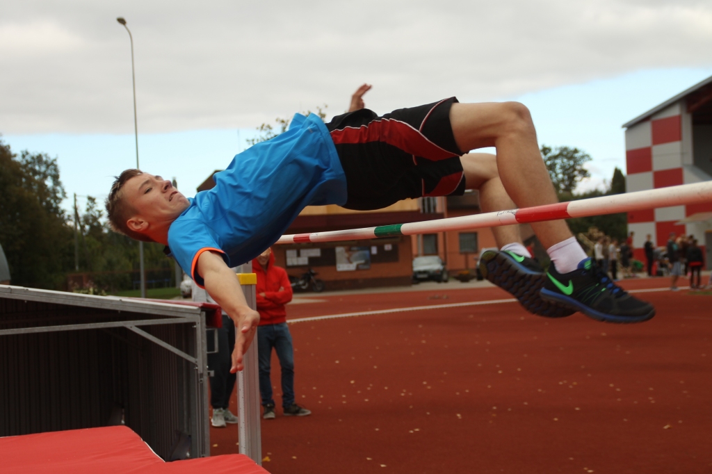 Rinalds Smilga palīdzēja izcīnīt otro vietu Pilsrundāles vidusskolas zēnu vienībai. 
Autors: Uldis Varnevičs