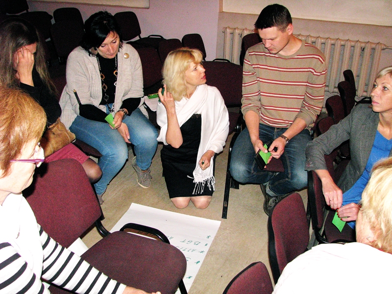 Kultūras jomas speciālisti, enerģiju netaupot, meklē labākos variantus nozares attīstībai Bauskas novadā.
Autors: Vilnis Auzāns