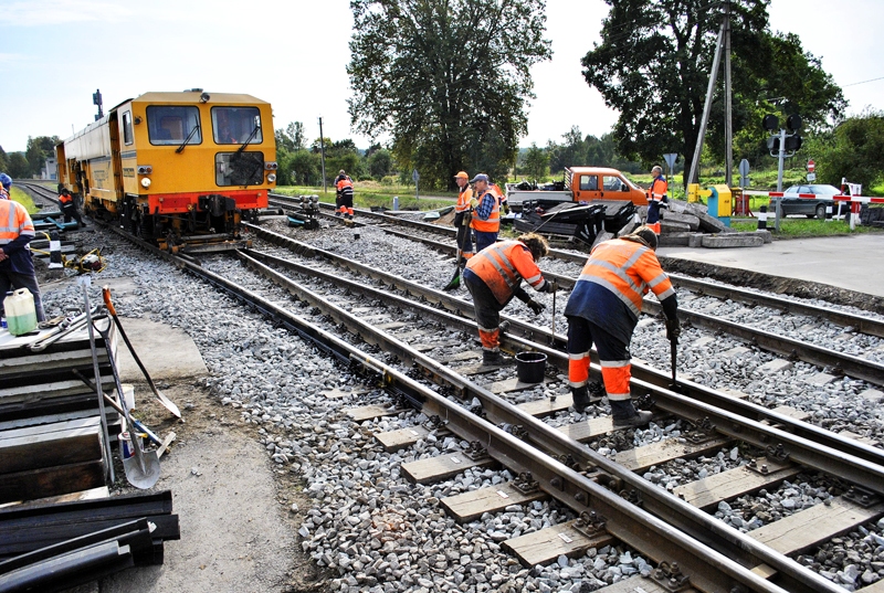 Vecumnieku dzelzceļa pārbrauktuves remonts daudziem šoferiem bija pārsteigums.
Autors: Ivars Bogdanovs