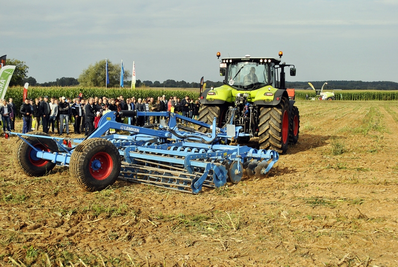 Augsnes sagatavošana  ir pirmais svarīgākais process kukurūzas audzēšanā.
Autors:  Ivars Bogdanovs