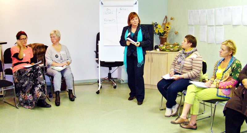 Iecavā vecāku sarunu pirmajā tikšanās reizē vadīja Jana Simanovska.
Autors: no biedrības albuma