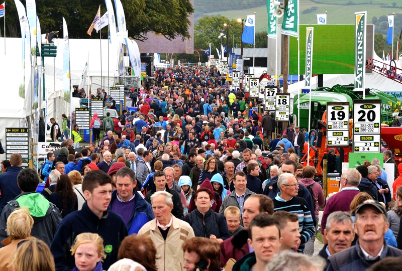 Nacionālais aršanas čempionāts Īrijā ir galvenais lauku ražotāju tikšanās forums ar 300 tūkstošiem dalībnieku un apmeklētāju. 
Autors: no www.irishmirror.ie