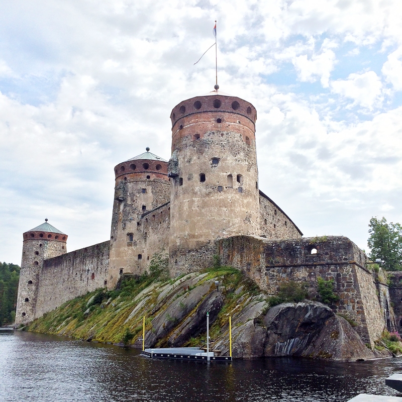 Senās pilis un muižas pārveidotas muzejos un viesmīlīgos atpūtas centros. 
Autors: no personiskā albuma