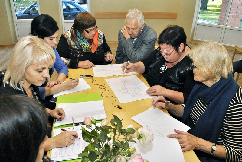 Brunavas pagastā vietējie uzņēmēji un zemnieki spriež par grantēto ceļu seguma rekonstrukciju.
Autors: Ivars Bogdanovs
