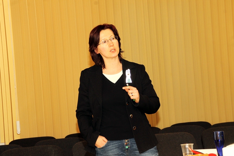 Vita Brakovska vadīs «Biznesa eņģeļu» mācības pašvaldību darbiniekiem.
Autors: no «Bauskas Dzīves» arhīva