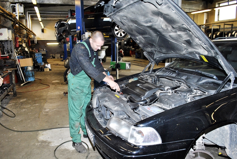 Vitālijs Nātra stāsta, ka ar benzīnu darbināmi automobiļi ir klusāki, no motora telpas ir mazāka vibrācija.
Autors: Ivars Bogdanovs