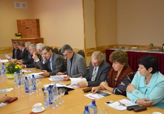 20. oktobrī Pļaviņu novada Aiviekstes pagasta pārvaldē notika Zemgales Plānošanas reģiona (ZPR) Attīstības padomes (AP) sēde.
Autors: plavinunovads.lv