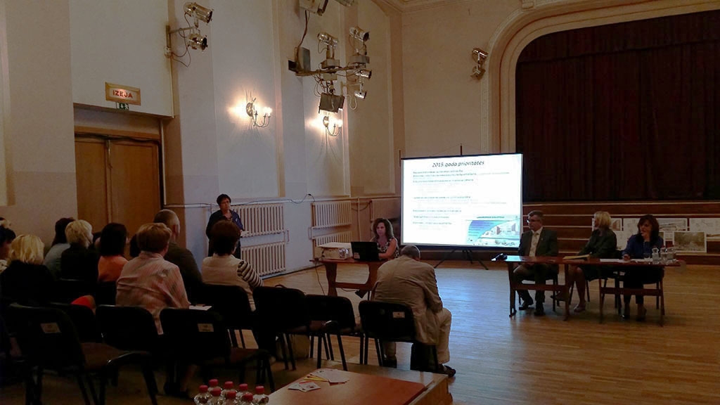 Bauskas Kultūras centrā 10.septembrī notika pirmais seminārs Bauskas novada kultūras attīstības stratēģijas 2015.–2020.gadam izstrādei.
Autors: www.bauskasbiblioteka.lv