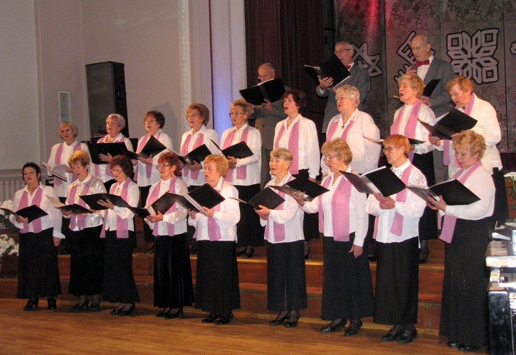 Dzied Bauskas kultūras centra senioru koris «Sarma». 
Autors: Vilnis Auzāns