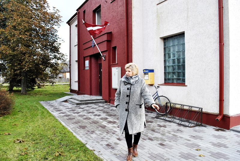 Līvijas Šarķes, Dāviņu pagasta pārvaldes vadītājas, darbavieta ir Raiņa ielas sākumā. 
Autors: Ivars Bogdanovs