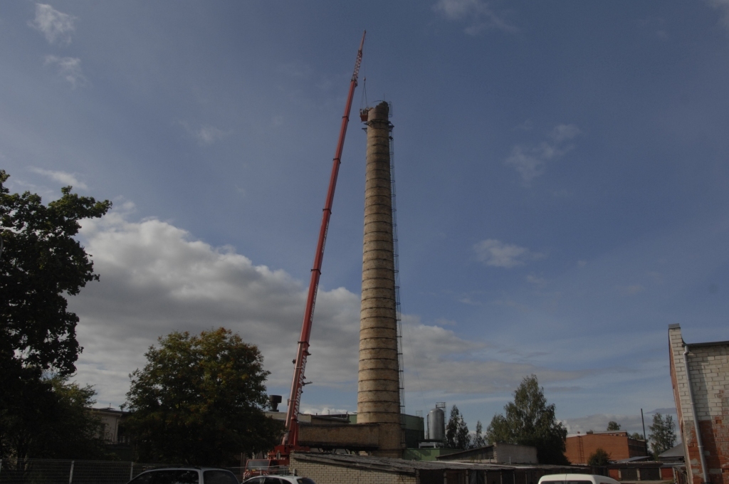 Septembrī tika realizēti Bauskas katlumājas vecā dūmeņa nojaukšanas darbi.
Autors: Ivars Bogdanovs