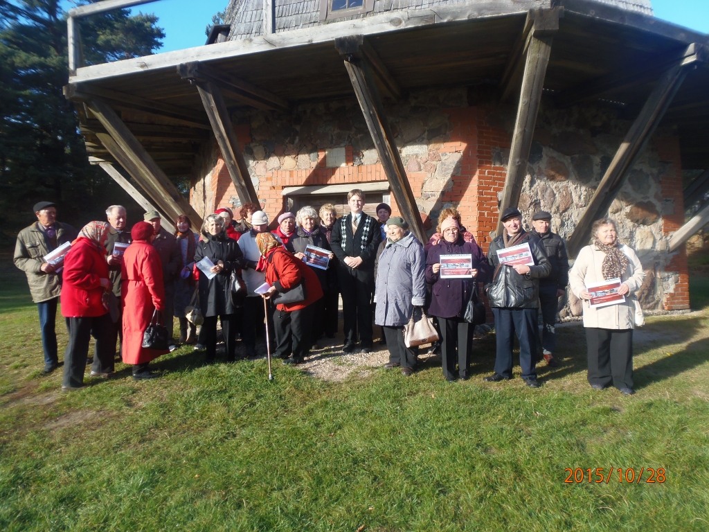 Ekskursijas dalībniekus brauciens iepriecināja gan ar lieliskiem apskates objektiem, gan līksmu noskaņu.

Autors: No albuma.