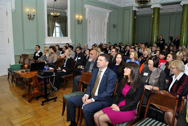 Konferencē «Lauku tūrisma spēks: uzņēmēju, pašvaldību un vietējās kopienas sadarbība» Mežotnes pilī strādāja vairāk nekā pusotra simta nozares profesionāļu.
Autors: Ivars Bogdanovs