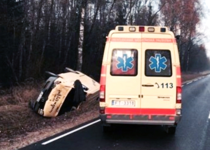 Negadījums uz ceļa Ķekava–Skaistkalne.
Autors: aculiecinieka foto