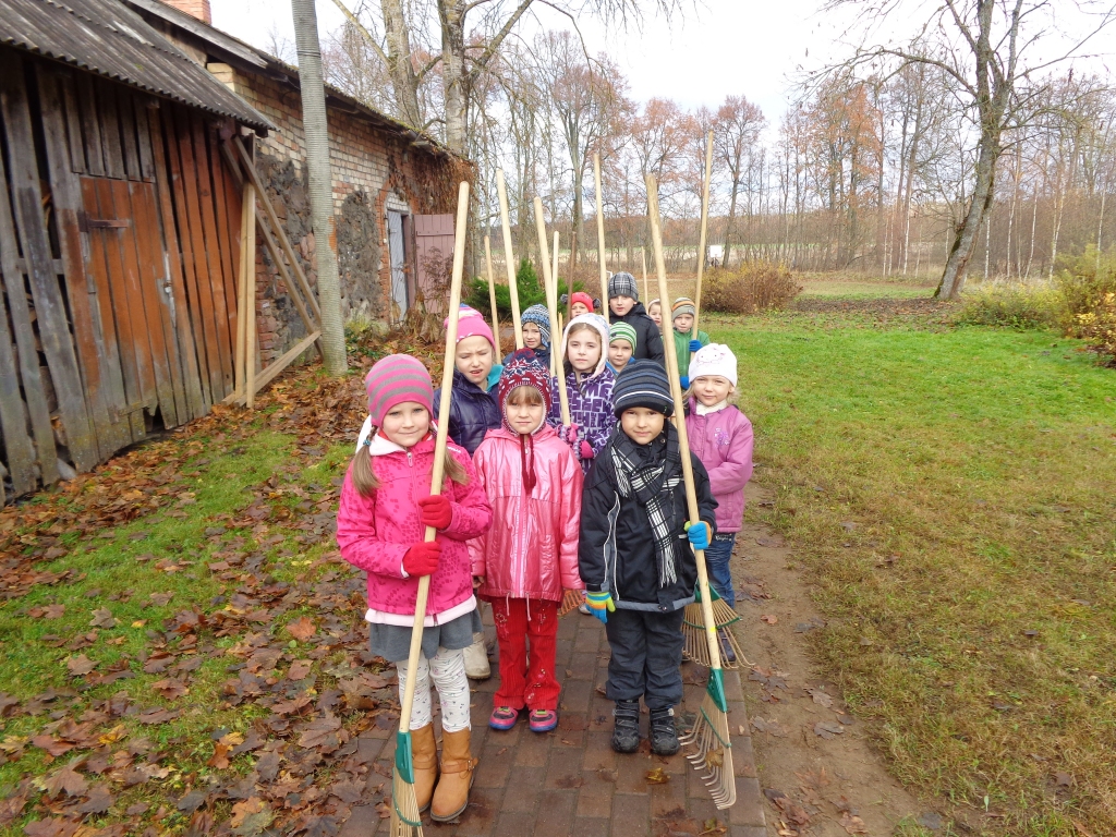Rīcības nedēļā savi uzdevumi bija visu klašu un pirmsskolas grupas audzēkņiem.
Autors: No albuma.