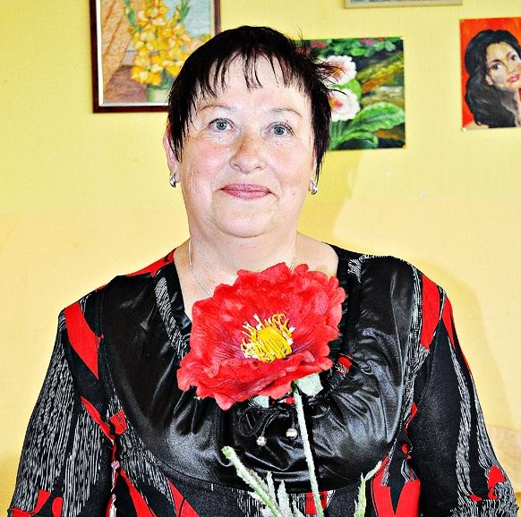 Gunta Siliņa Vecsaules pagasta amatierkopu vada kopš tās dibināšanas.
Autors: no «Bauskas Dzīves» arhīva.