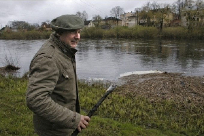 Vides eksperts baušķenieks Valērijs Gabrāns stāsta, ka citus gadus ūdens līmenis bijis vēl zemāks un tagadējā situācija drīz mainīsies uz labu.
Autors: No arhīva.