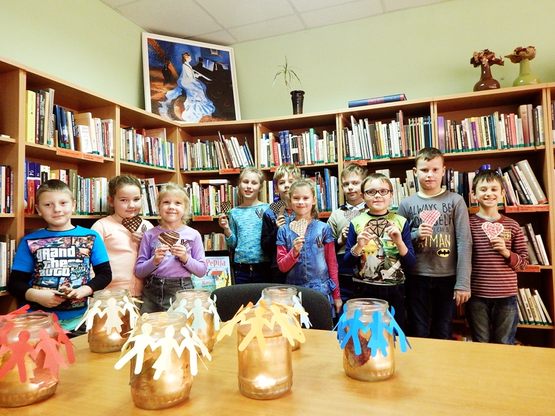 Vecumnieku novada Misas vidusskolas 2. klases bērni piedalās Ziemeļvalstu bibliotēku nedēļas lasījumos ciema bibliotēkā.
Autors: SARMĪTE ŠLIKAITE