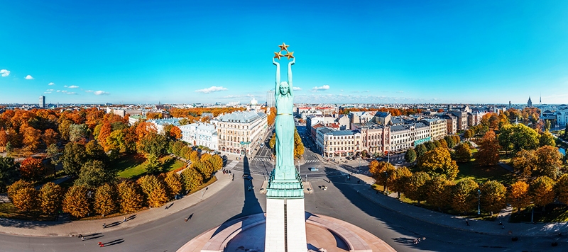 «Es pie zvaigznēm turēšos...»
Autors: no aeroture.lv.