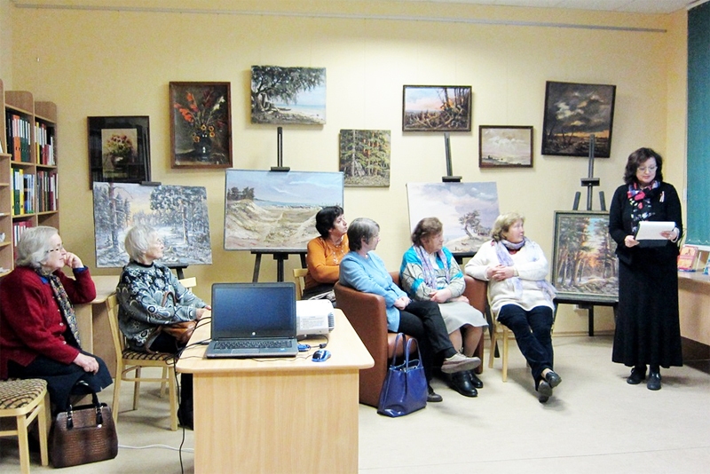 Anda Rācenāja (no labās) sniedza prezentācijas par Ziemeļvalstu un Baltijas tautas vienojošām tēmām un notikumiem.
Autors: no bibliotēkas albuma