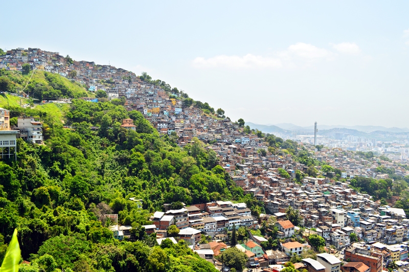 Favelas jeb graustu rajoni, kur valda nabadzība un augsts noziedzības līmenis. 
Autors:  Zane Gorškova
