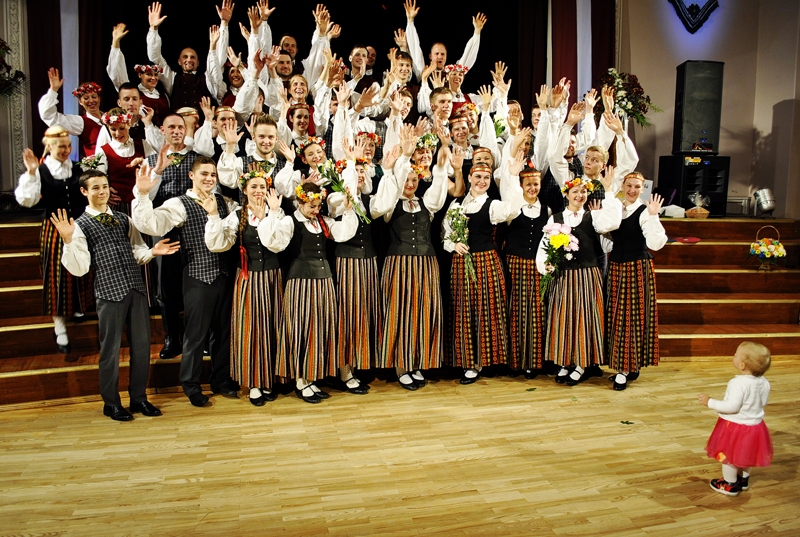 Kolektīva jaunākajā grupā danco arī Codes skolas absolventi.
Autors: Antra Ērgle