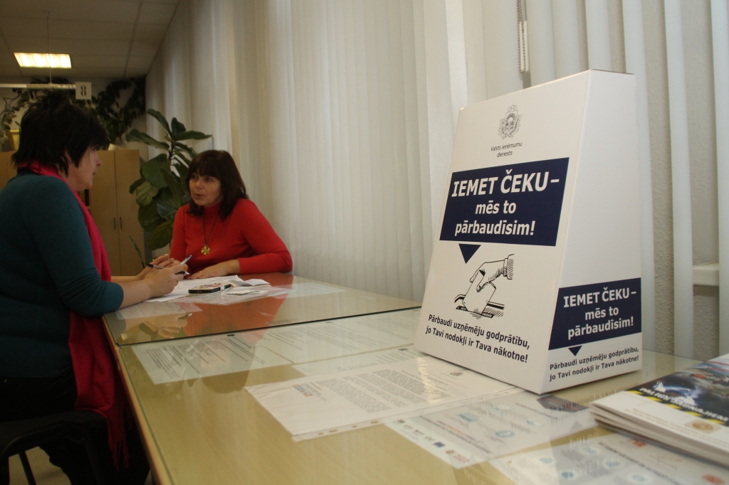 Kaste, kur iemest čekus un kvītis, atrodama arī Bauskas klientu apkalpošanas centrā. 
Autors: Uldis Varnevičs