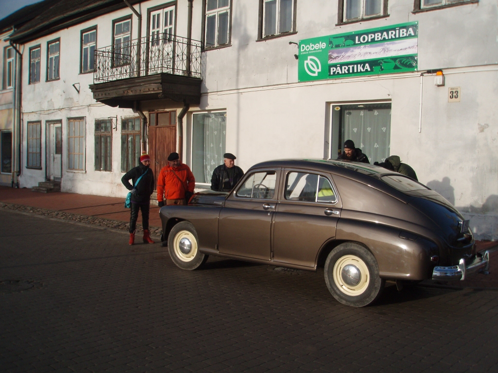 Vides filmu studijas filmēšanas grupa strādā Bauskā. 
Autors: no albuma